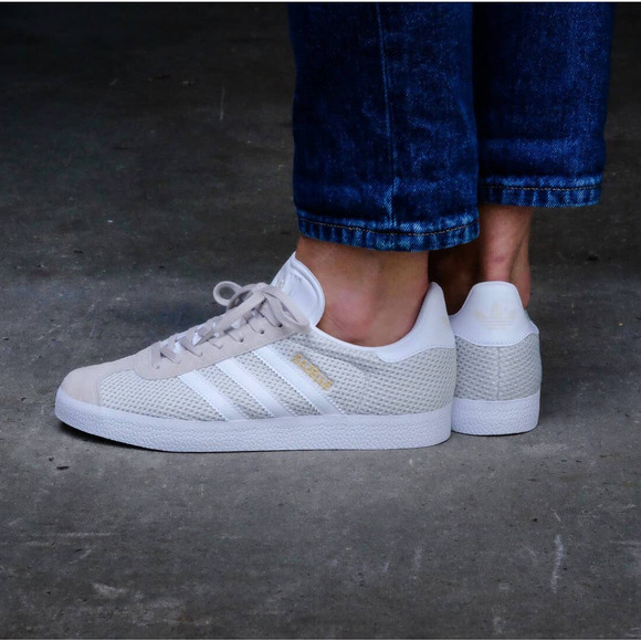 adidas Shoes - Adidas Gazelle Size 9.5 Sneakers Talc White BB5178